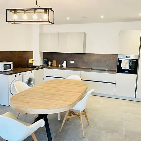 Luxury New Flat In Center With Terrace And Parking-142-99 Appartement