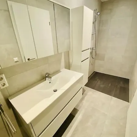 Luxury New Flat In Center With Terrace And Parking-142-99 * Lussemburgo