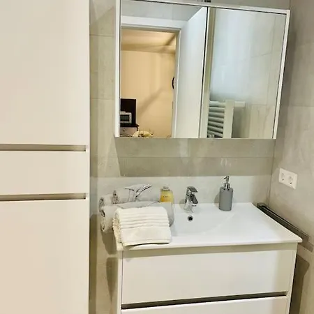 Appartement Luxury New Flat In Center With Terrace And Parking-142-99